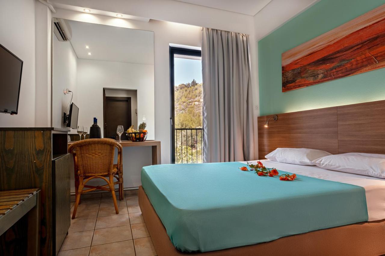 Hotel Pavlou Poros Town Exteriör bild