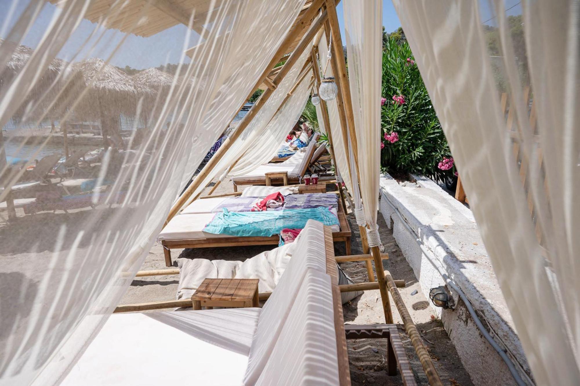 Hotel Pavlou Poros Town Exteriör bild
