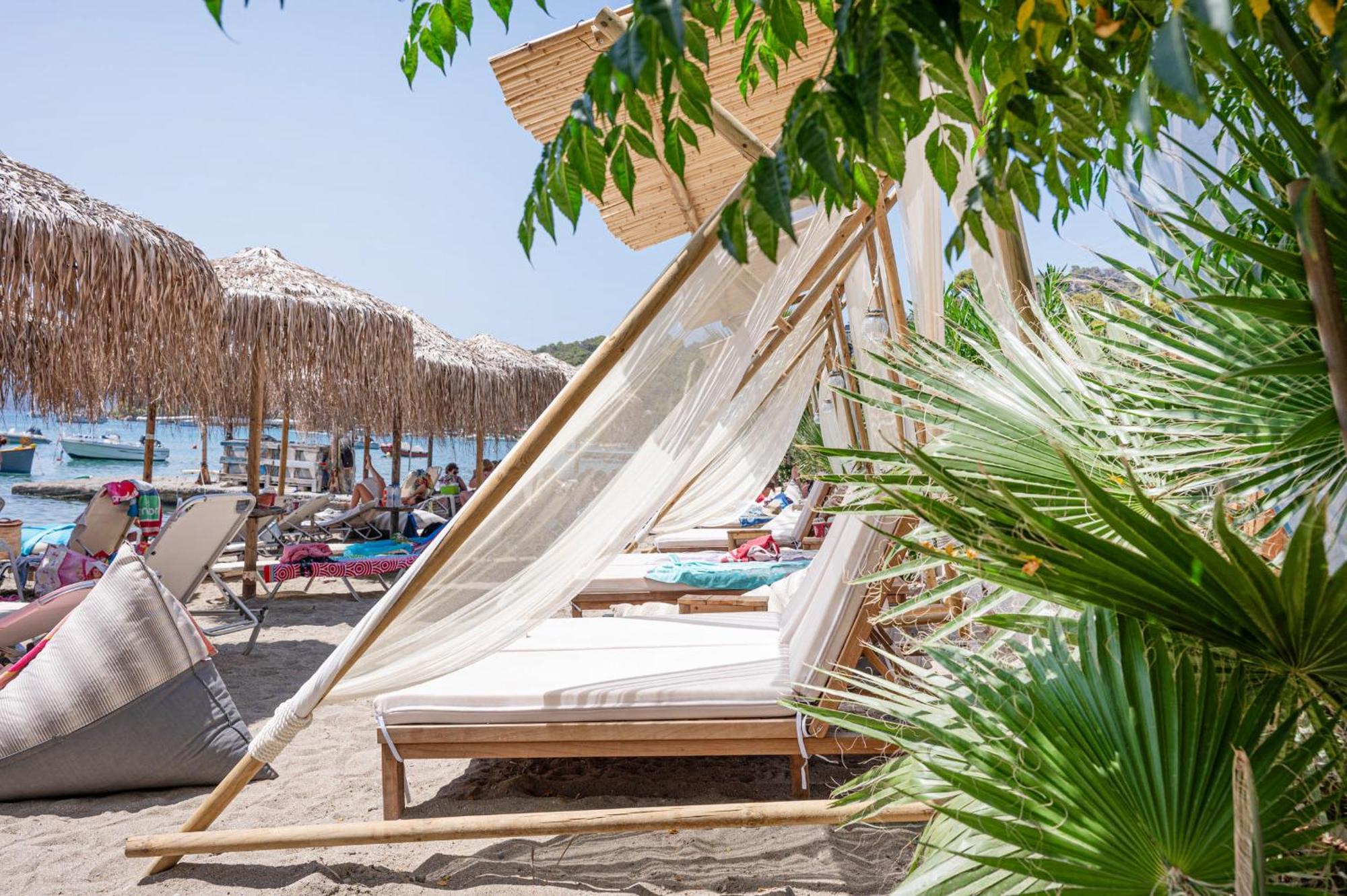 Hotel Pavlou Poros Town Exteriör bild